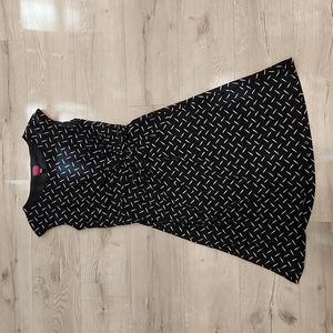 Black & White Pattern Dress w/ Side Twist Detail